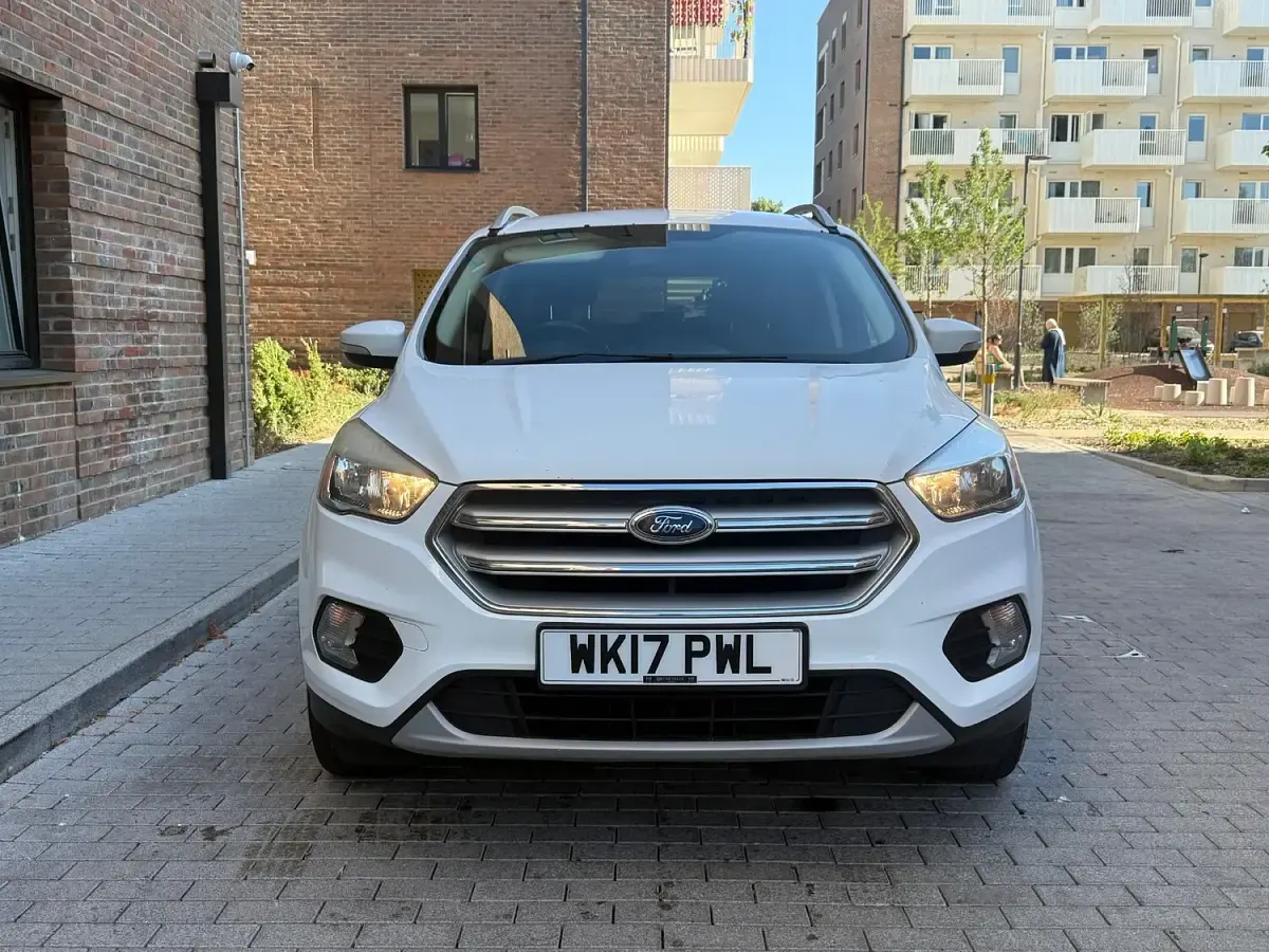 Used Ford Kuga Zetec 150 HP (110 kW) 2017 White SUV