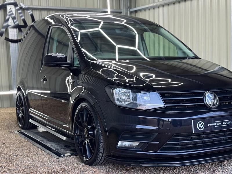 Used VW Caddy Highline 102 HP (75 kW) 2019 Black MPV