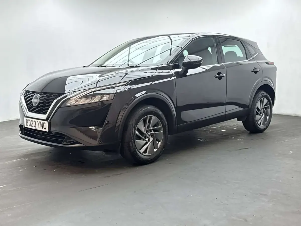 Used Nissan Qashqai Acenta Premium 140 HP (102 kW) 2023 Black SUV