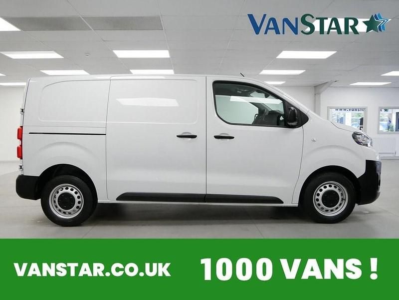 Used Peugeot Expert Premium 145 HP (106 kW) 2022 White Van
