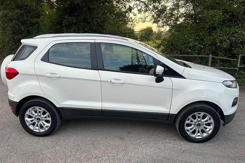 Used Ford Ecosport Zetec 125 HP (91 kW) 2015 White SUV