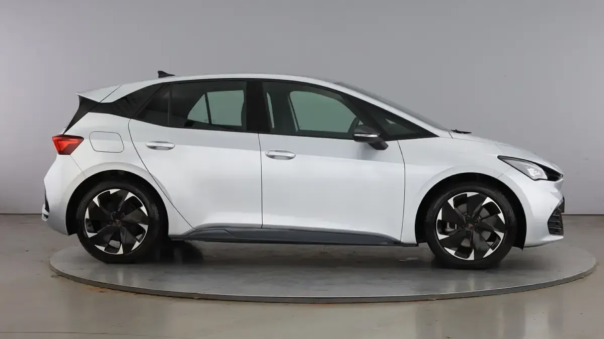 Used Cupra Born e-Boost 169 kW (231 HP) 2025 Geyser silver Hatchback