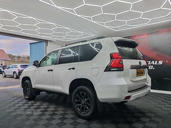 Used Toyota Land Cruiser 204 HP (150 kW) 2021 White