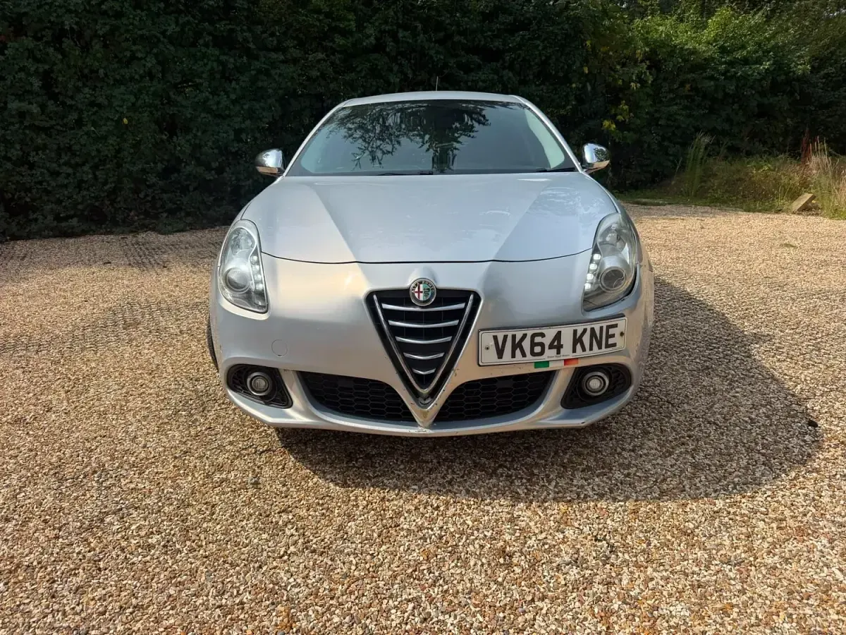 Used Alfa Romeo Giulietta Distinctive 170 HP (125 kW) 2014 White Hatchback