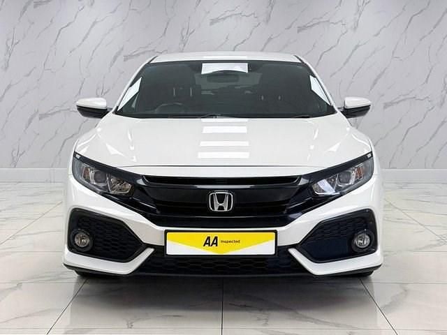 Used Honda Civic SR 126 HP (92 kW) 2018 White Hatchback