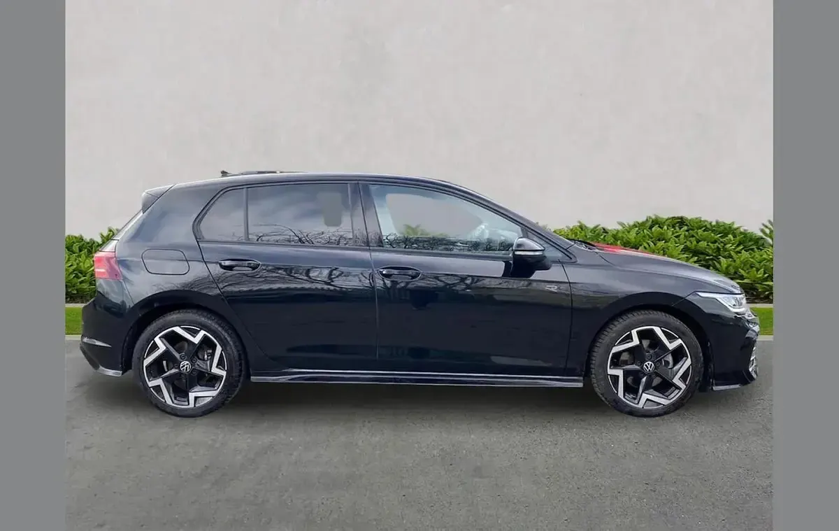 Used VW Golf VIII R-line 150 HP (110 kW) 2025 Black Hatchback