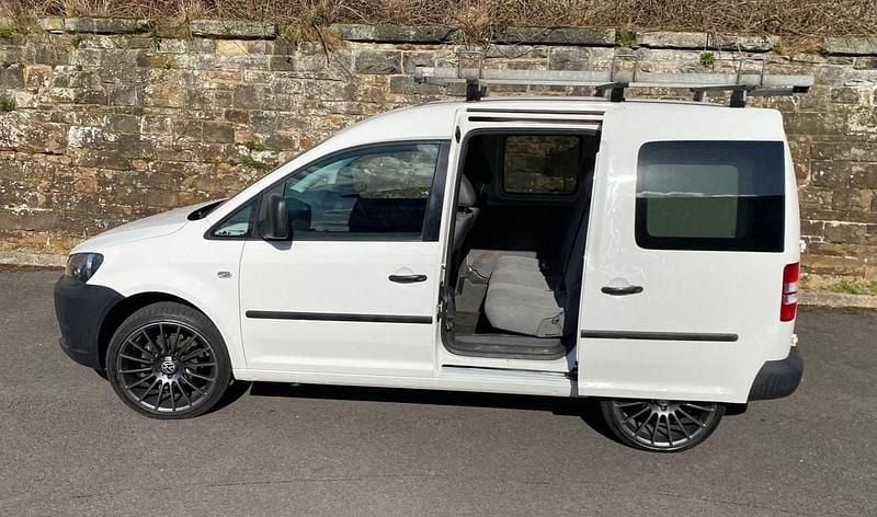 Used VW Caddy 102 HP (75 kW) 2012 White MPV
