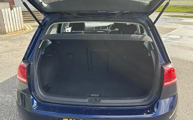 Usado VW Golf VII SE 116 CV (85 kW) 2017 Azul Utilitario