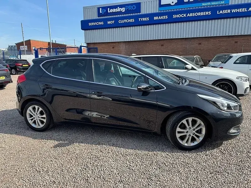 Used Kia Ceed 133 HP (97 kW) 2012 Black Hatchback