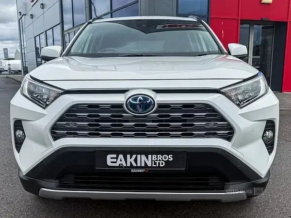 Used Toyota RAV4 Design 218 HP (160 kW) 2020 White SUV