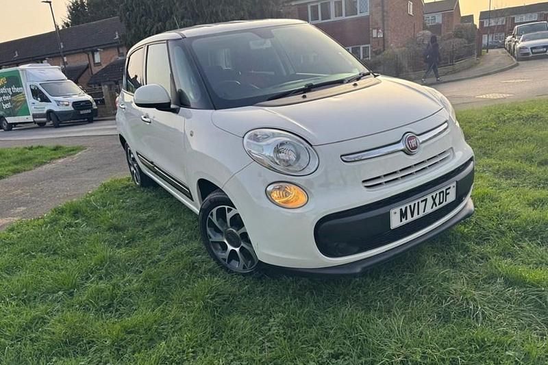 Used Fiat 500L Pop Star 95 HP (69 kW) 2017 White MPV