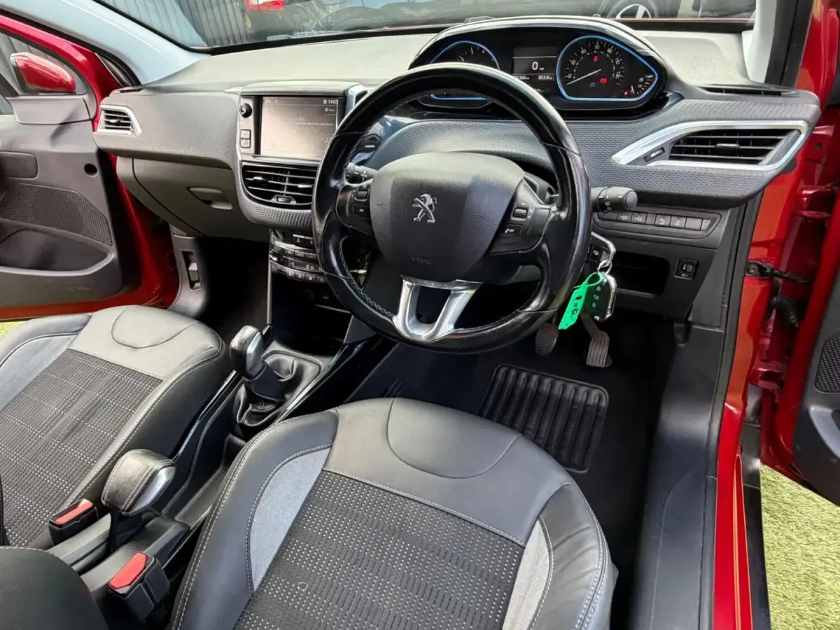 Used Peugeot 2008 Allure 82 HP (60 kW) 2017 Red SUV
