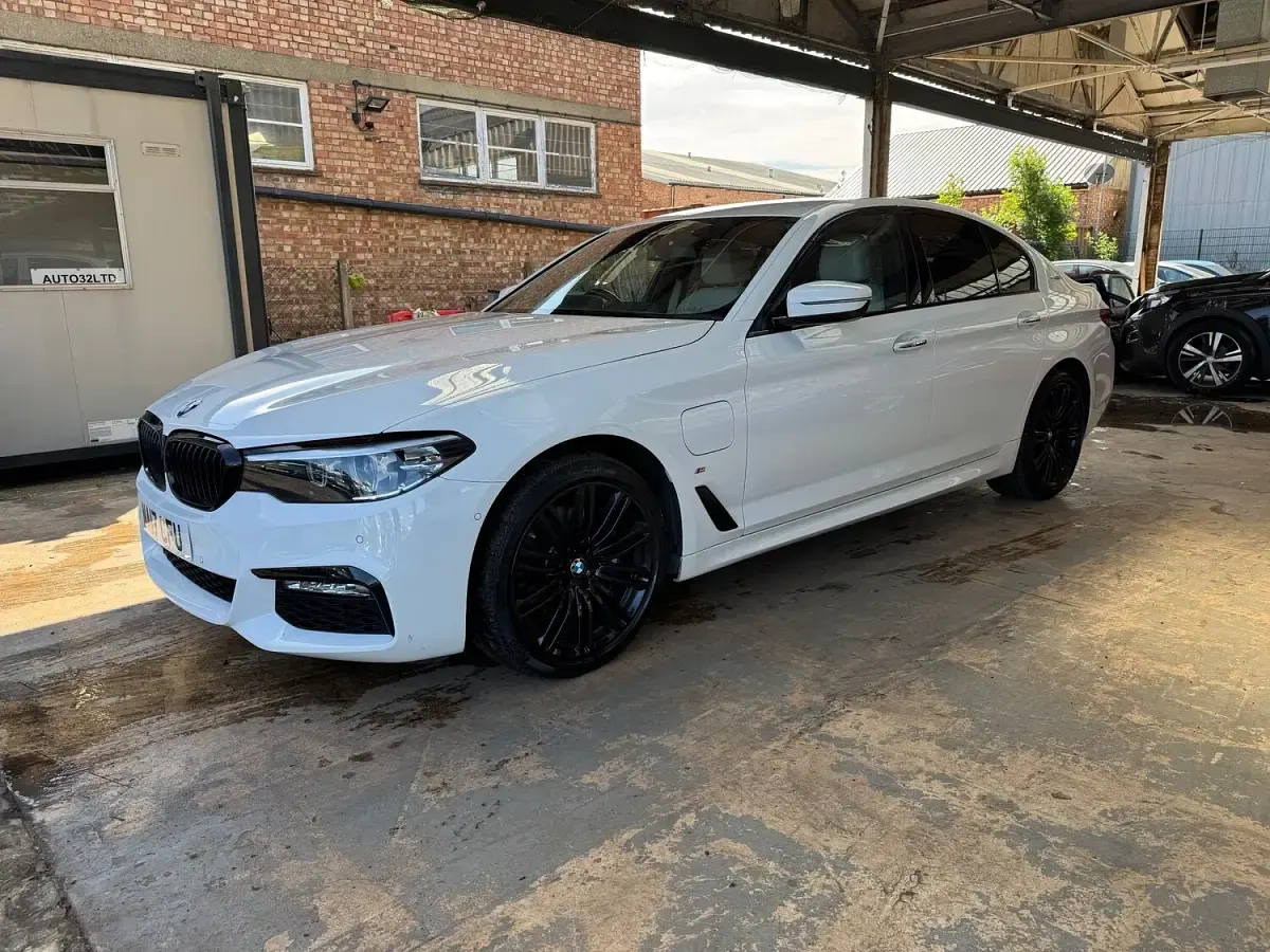 Used BMW 530e M Sport 252 HP (185 kW) 2017 White Sedan