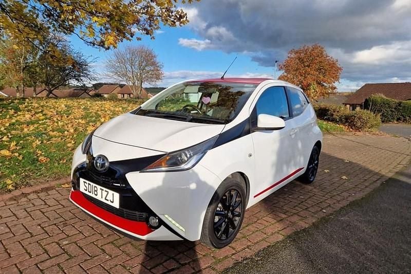 White Used 2018 Toyota Aygo x-press Hatchback | £6,750 (Good price) - Image 1/1