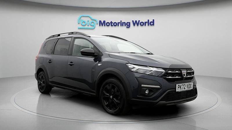 Grey Used 2022 Dacia Jogger Extreme MPV | £14,000 (Fair price) - Image 1/4
