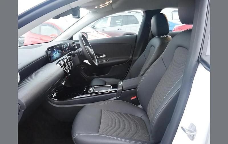 Used Mercedes CLA180 Sport Edition 134 HP (98 kW) 2025 White Sedan