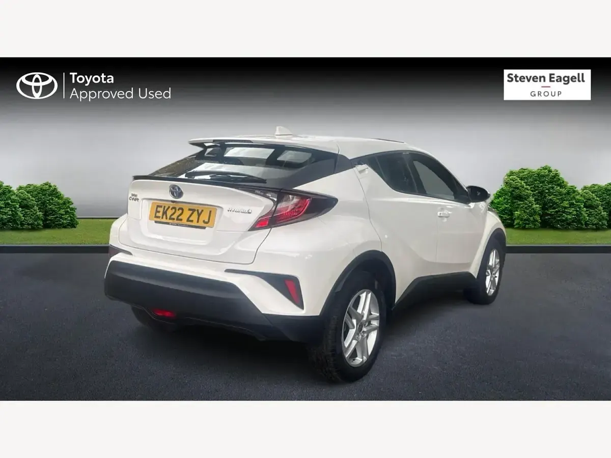 Used Toyota C-HR 122 HP (89 kW) 2022 White SUV