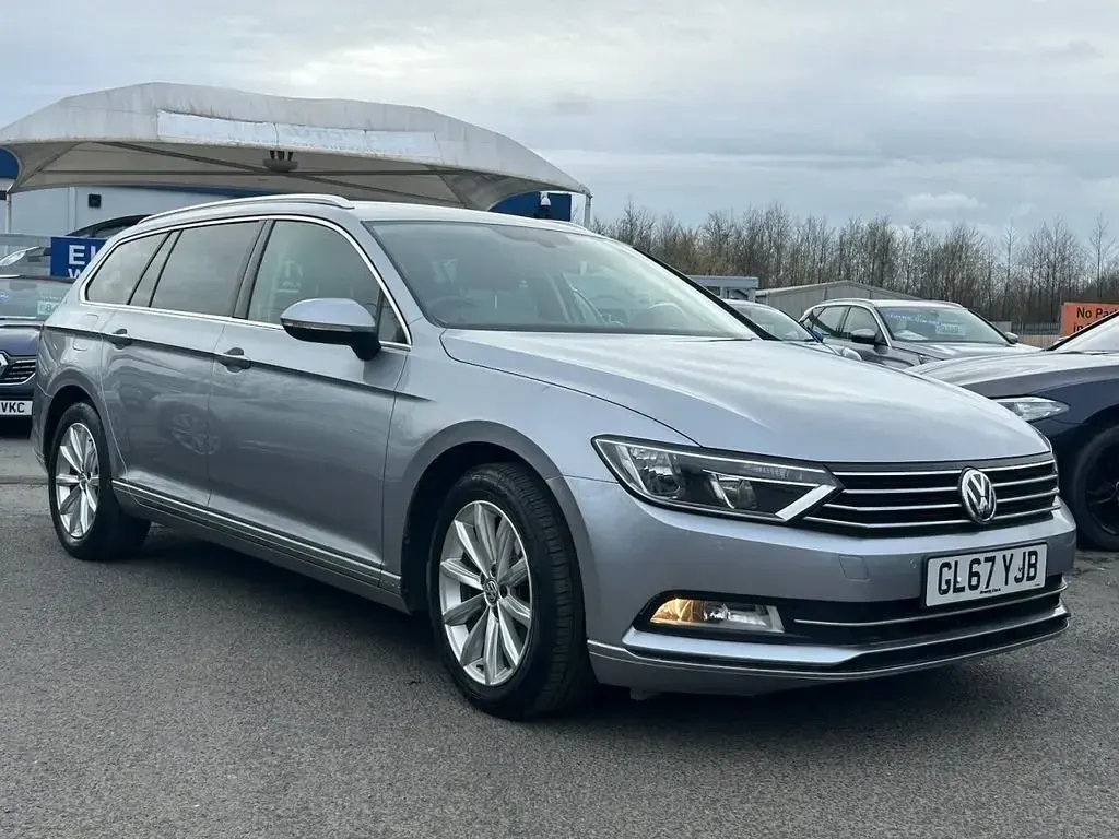 Begagnad VW Passat Business 120 HK (88 kW) 2017 Silver Kombi
