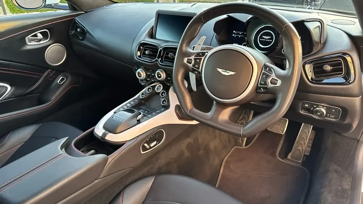 Used Aston Martin Vantage 510 HP (375 kW) 2019 White Coupe