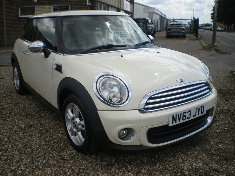 White Used 2013 Mini ONE Hatch Hatchback | £4,695 (A bit pricey) - Image 1/4