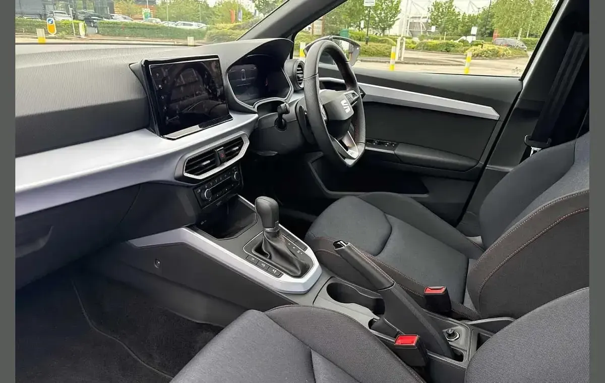 New Seat Arona FR 115 HP (84 kW) 2026 White SUV