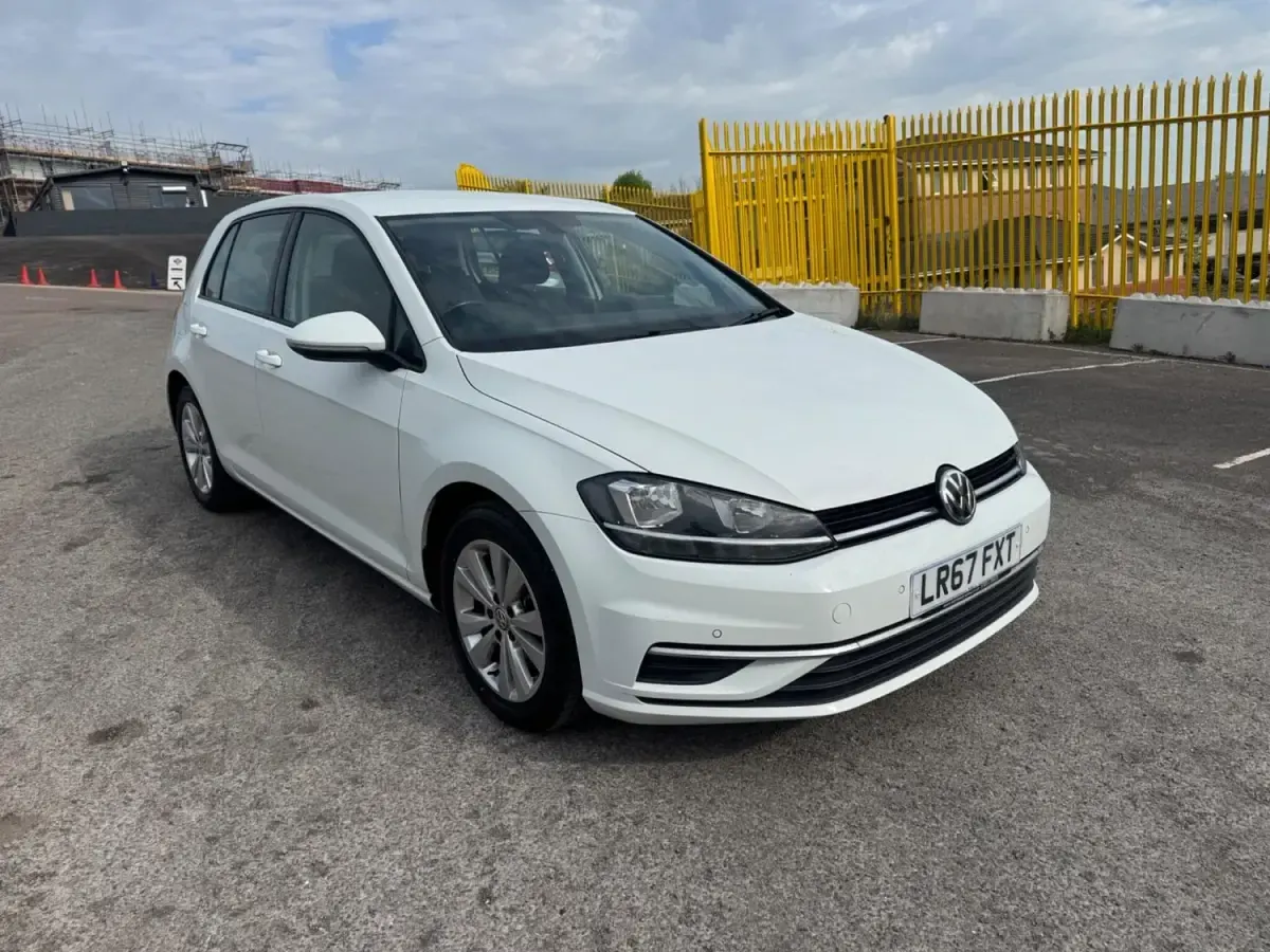 Używany VW Golf VII SE 150 KM (110 kW) 2017 Biały Hatchback