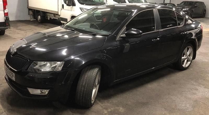 Black Used 2013 Skoda Octavia Elegance Hatchback | £2,995 (Super price) - Image 1/4