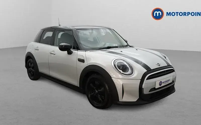 Usado Mini Cooper Classic 136 HP (100 kW) 2022 Citadino