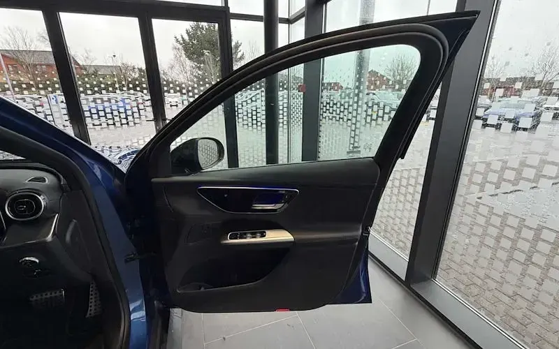 Used Mercedes GLC300 Urban 313 HP (230 kW) 2025 Blue SUV