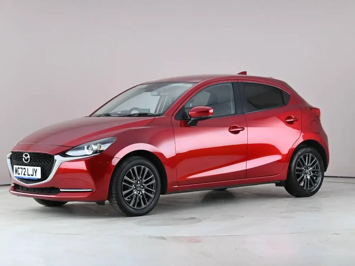 Używany Mazda 2 Inclusive 116 KM (85 kW) 2023 Czerwony Hatchback