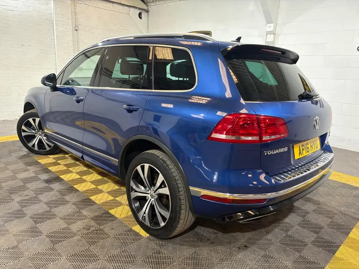 Used VW Touareg R-line 262 HP (192 kW) 2016 Blue SUV