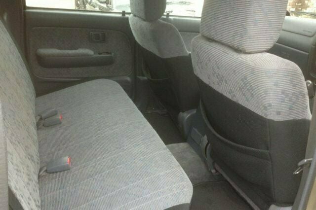 Used Toyota HiLux 102 HP (75 kW) 2002 Pickup