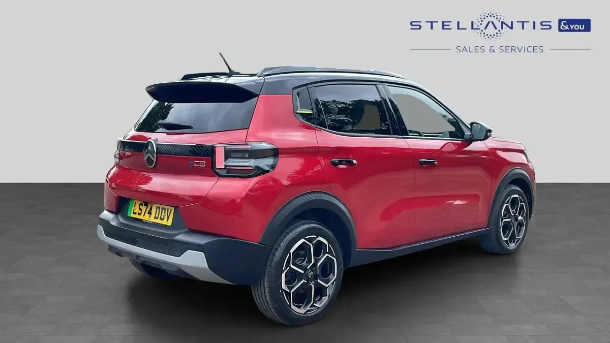 Usado Citroën e-C3 81 kW (111 HP) 2024 Vermelho Citadino