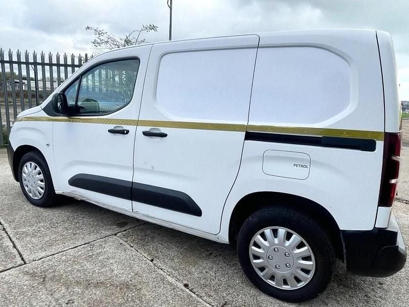 Used Peugeot Partner 108 HP (79 kW) 2020 White MPV