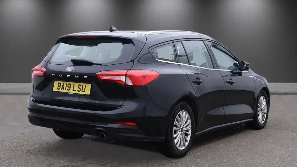Used Ford Focus Titanium 150 HP (110 kW) 2019 Black Estate