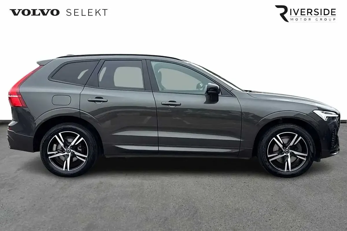Used Volvo XC60 R-Design 197 HP (144 kW) 2022 Pine grey SUV