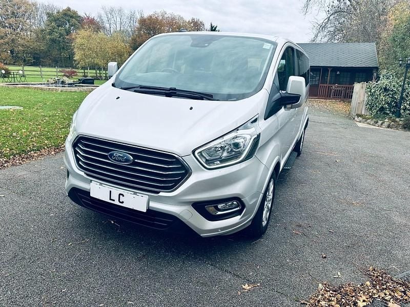 Used Ford Tourneo Custom Titanium 130 HP (95 kW) 2022 Silver Van