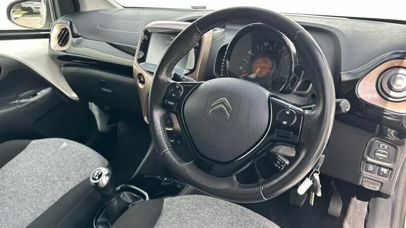Image 2/4