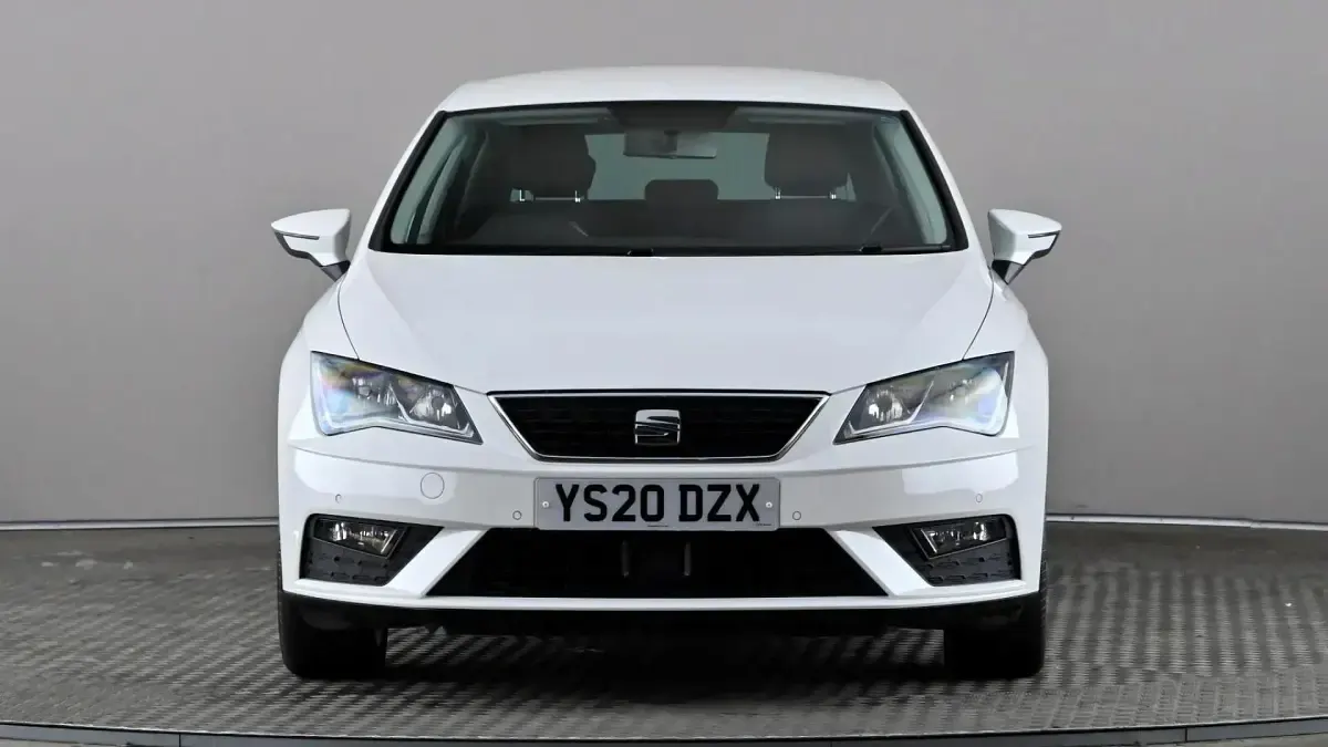 Used Seat Leon SE Dynamic 115 HP (84 kW) 2020 White Hatchback