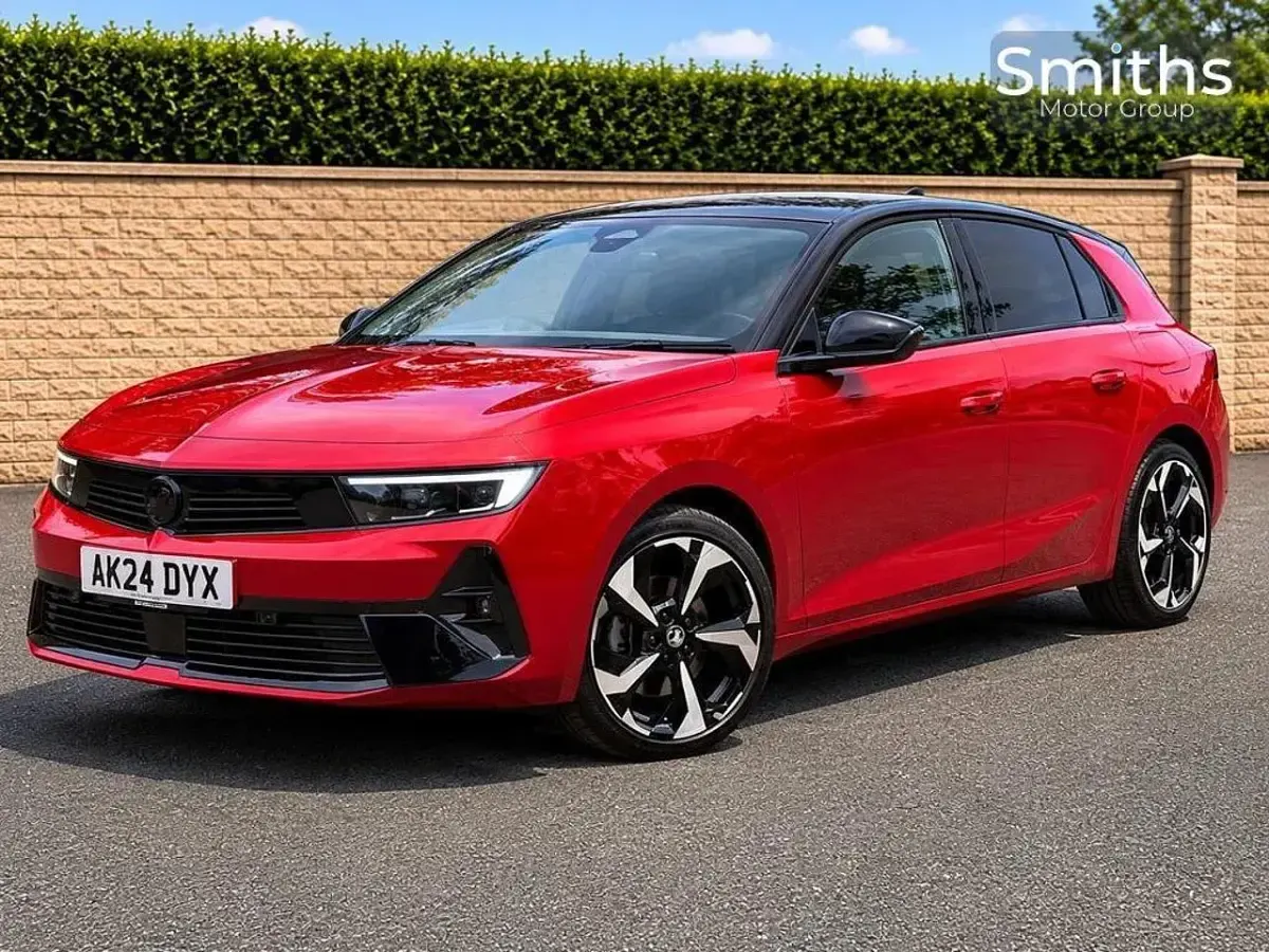 Used Vauxhall Astra GSe 222 HP (163 kW) 2024 Red Hatchback