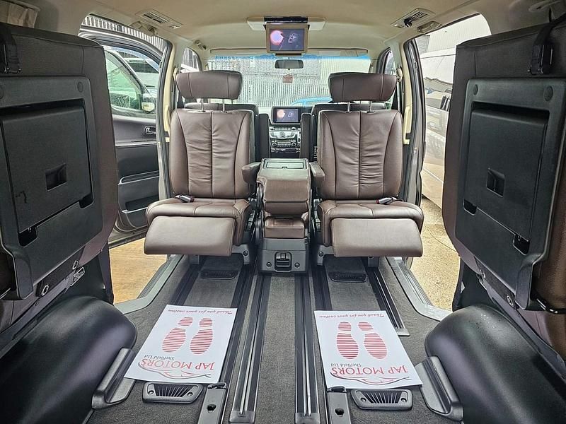 Black Used 2009 Nissan Elgrand MPV | £8,995 - Image 1/4