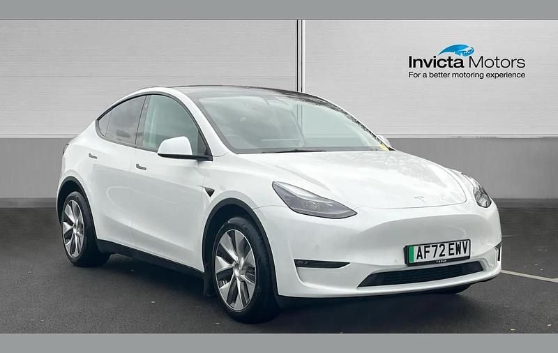 Solid white Used 2022 Tesla Model Y Long Range AWD SUV | £24,700 (Good price) - Image 1/4