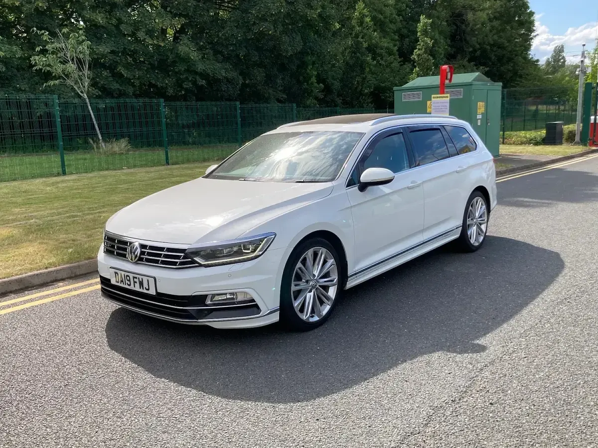 Used VW Passat R-line 2019 White Estate