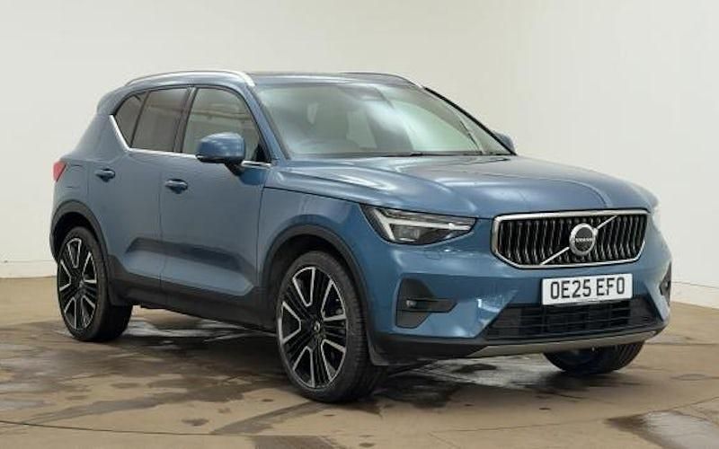 Used 2025 Volvo XC40 Ultra SUV | £32,190 (Good price) - Image 1/4