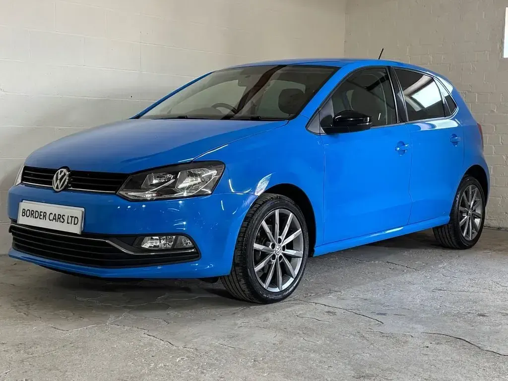 Used VW Polo Design 59 HP (43 kW) 2015 Blue Hatchback