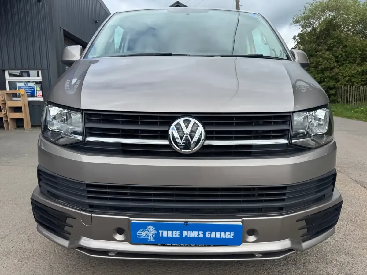 Usado VW Transporter Trendline 2017 Bege Van
