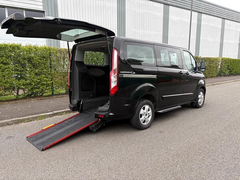 Used Ford Tourneo Titanium 130 HP (95 kW) 2017 Black MPV