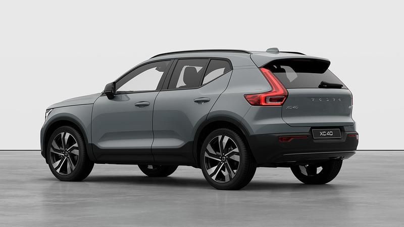 New Volvo XC40 Plus 197 HP (144 kW) 2025 Sand dune SUV