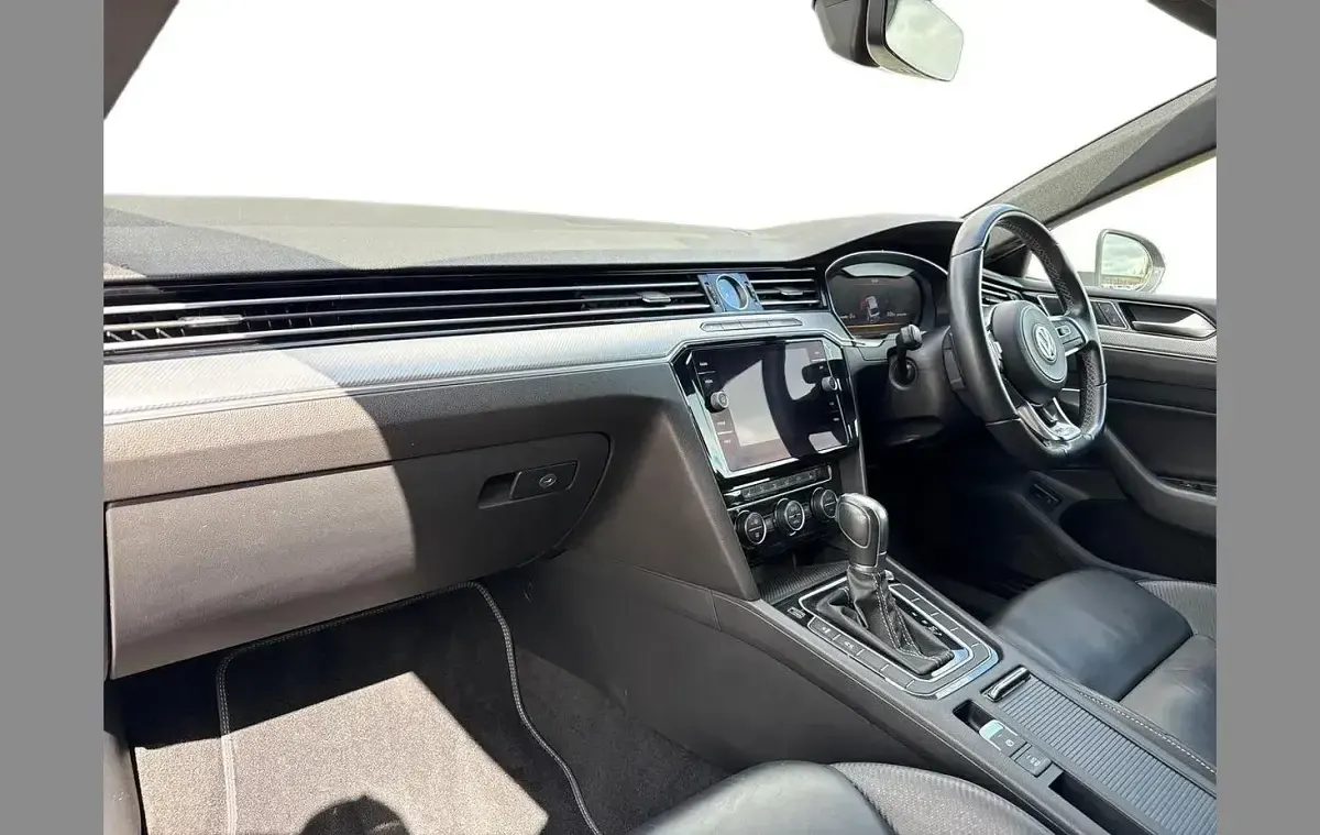 Used VW Arteon R-line 187 HP (137 kW) 2019 White Hatchback