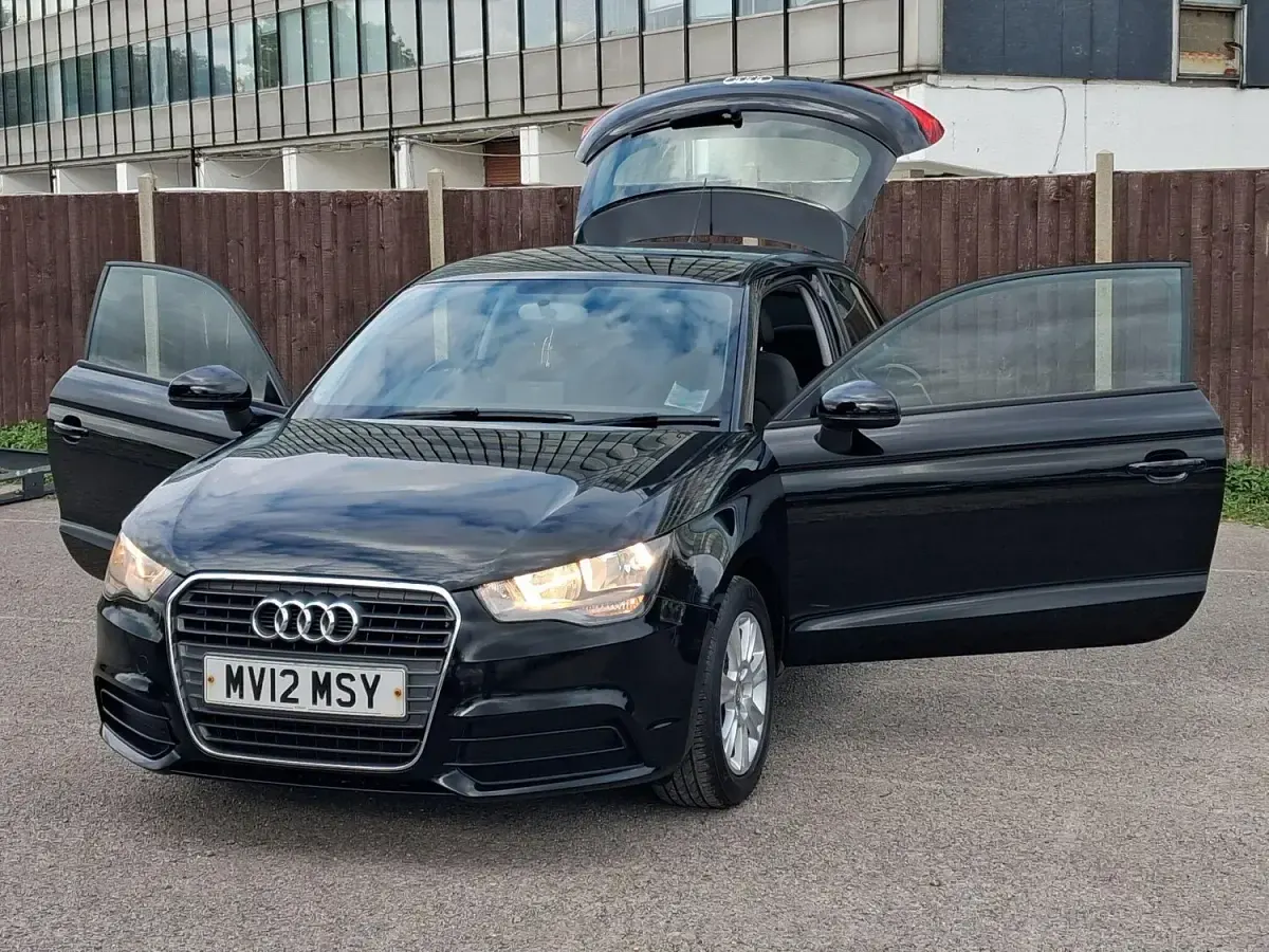 Used Audi A1 86 HP (63 kW) 2012 Black Hatchback